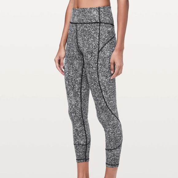 Lululemon In Movement Everlux 25" Tight in Starlight Black. Sz: 8 - Picture 3 of 12